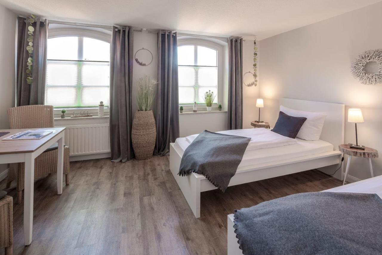 Gaestehaus Von Herzen เลาเอนบวร์ก ภายนอก รูปภาพ